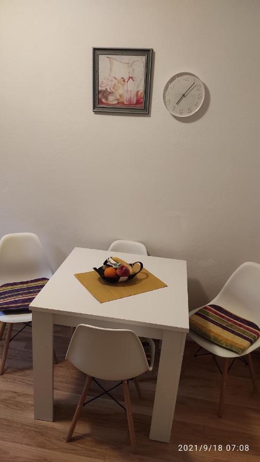 Ive Andrica 3 Apartment วิเชกราด ภายนอก รูปภาพ